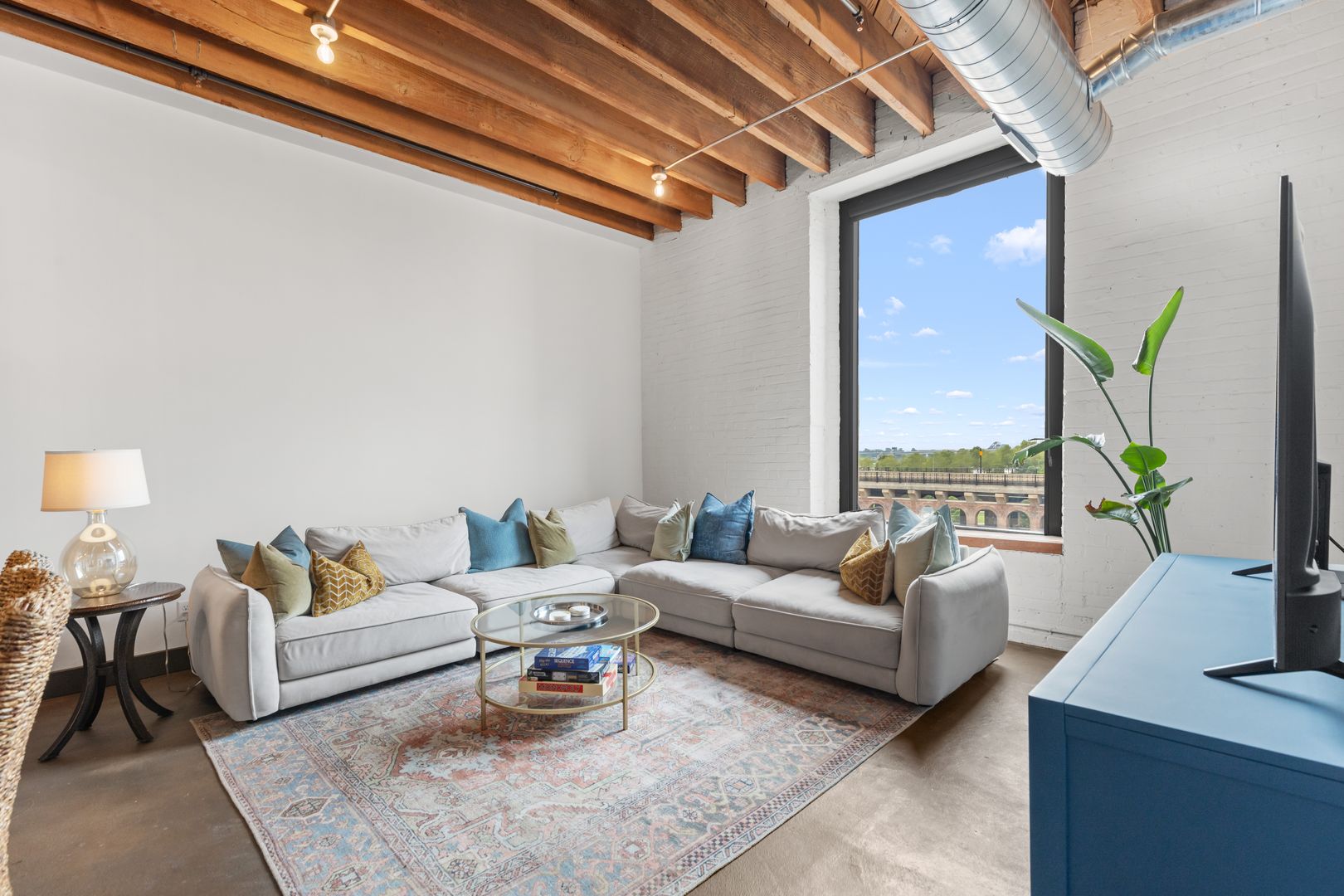 St. Louis Apartment: 701 N 1st St