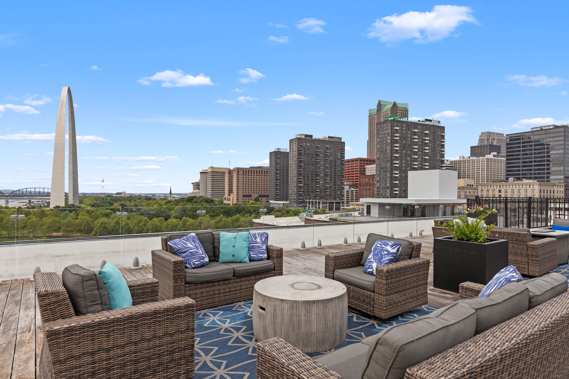 St. Louis Apartment: 701 N 1st St