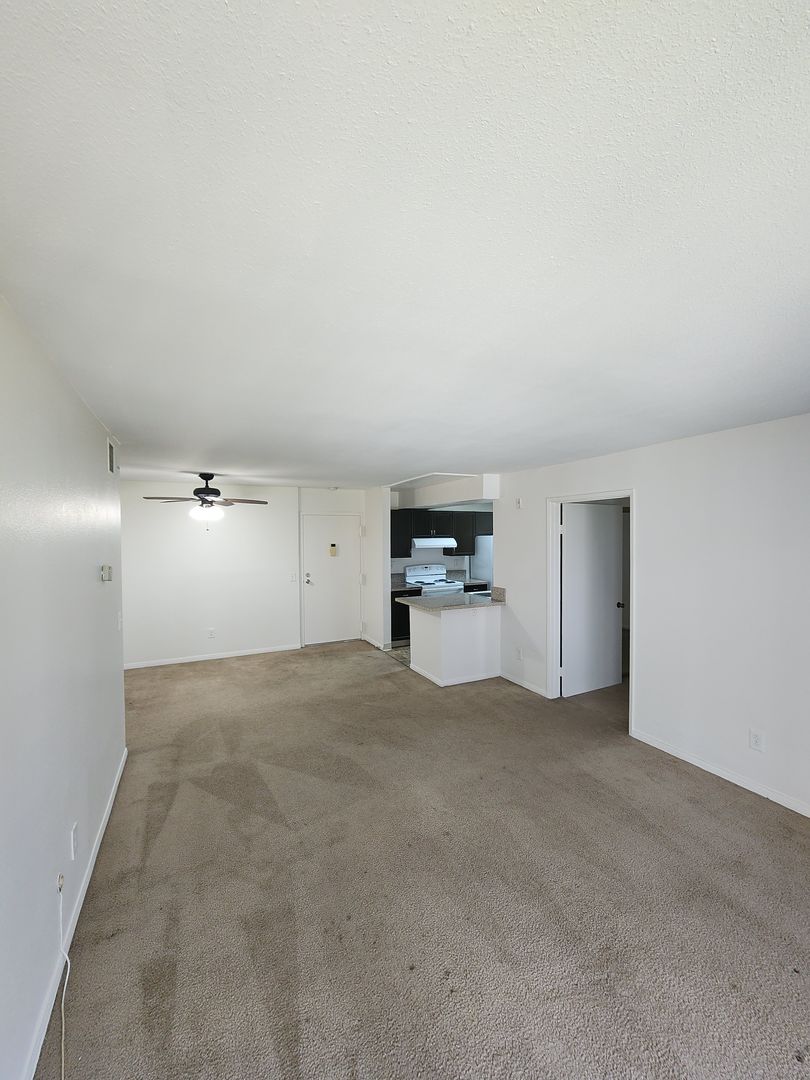 San Diego Condo: 6151 Rancho Mission Rd Unit 202