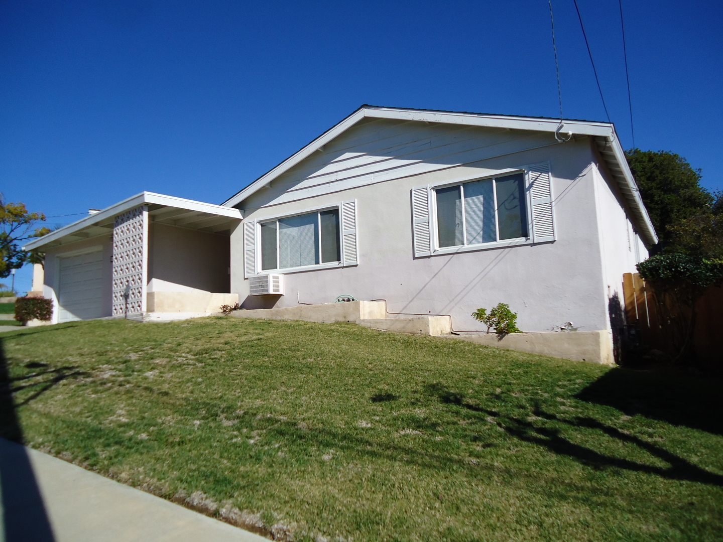 San Diego House: 1629 Linbrook Dr