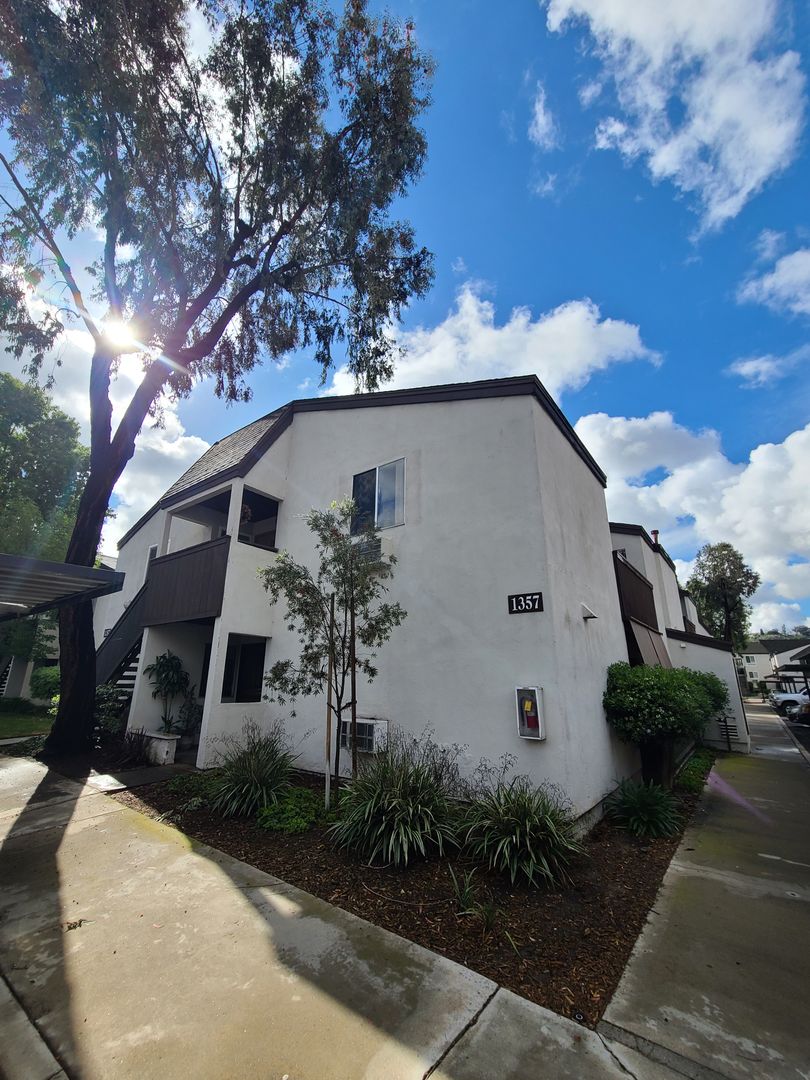 San Diego House: 1357 Caminito Gabaldon Unit B