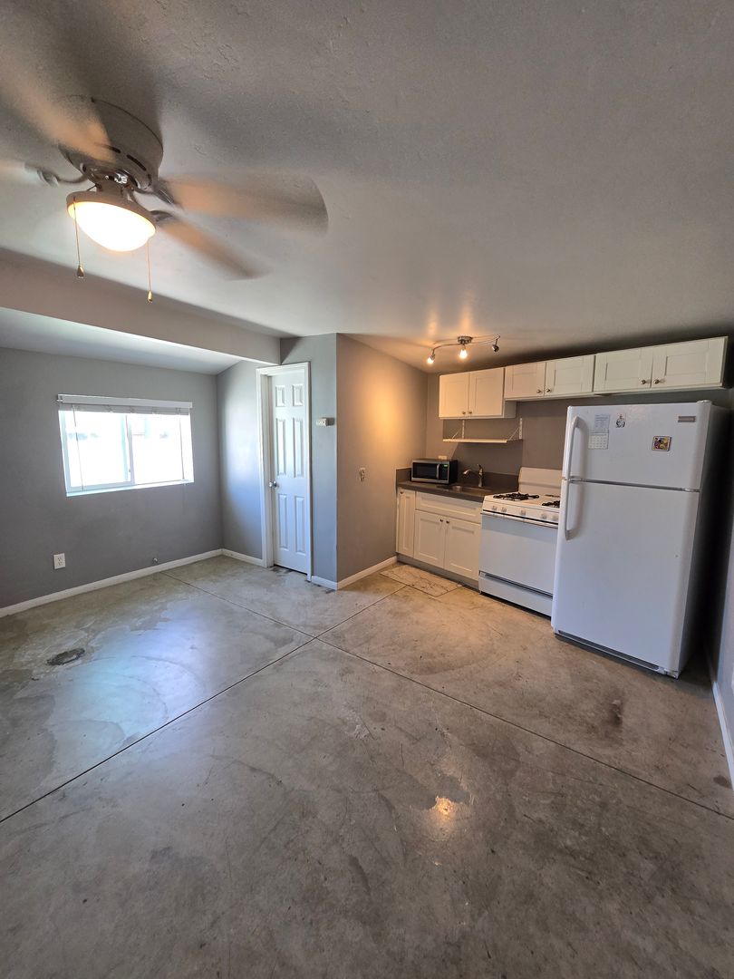 San Diego Apartment: 4669 1/2 35th St