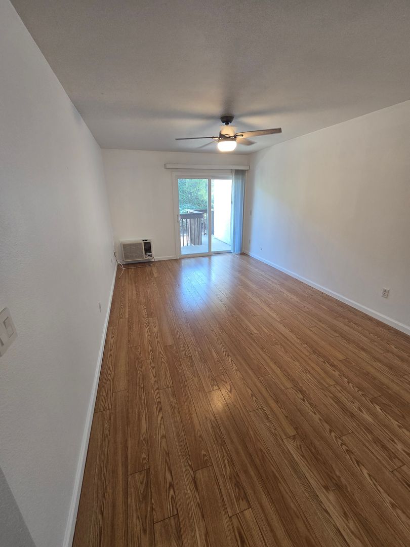 San Diego Condo: 6131 Rancho Mission Rd Unit 106
