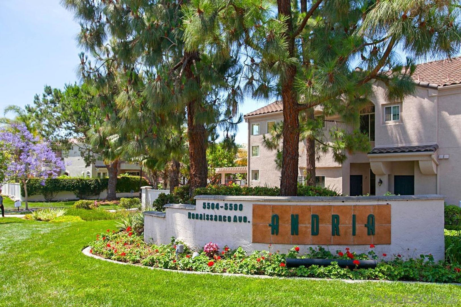 San Diego House: 5548 Renaissance Ave. #1