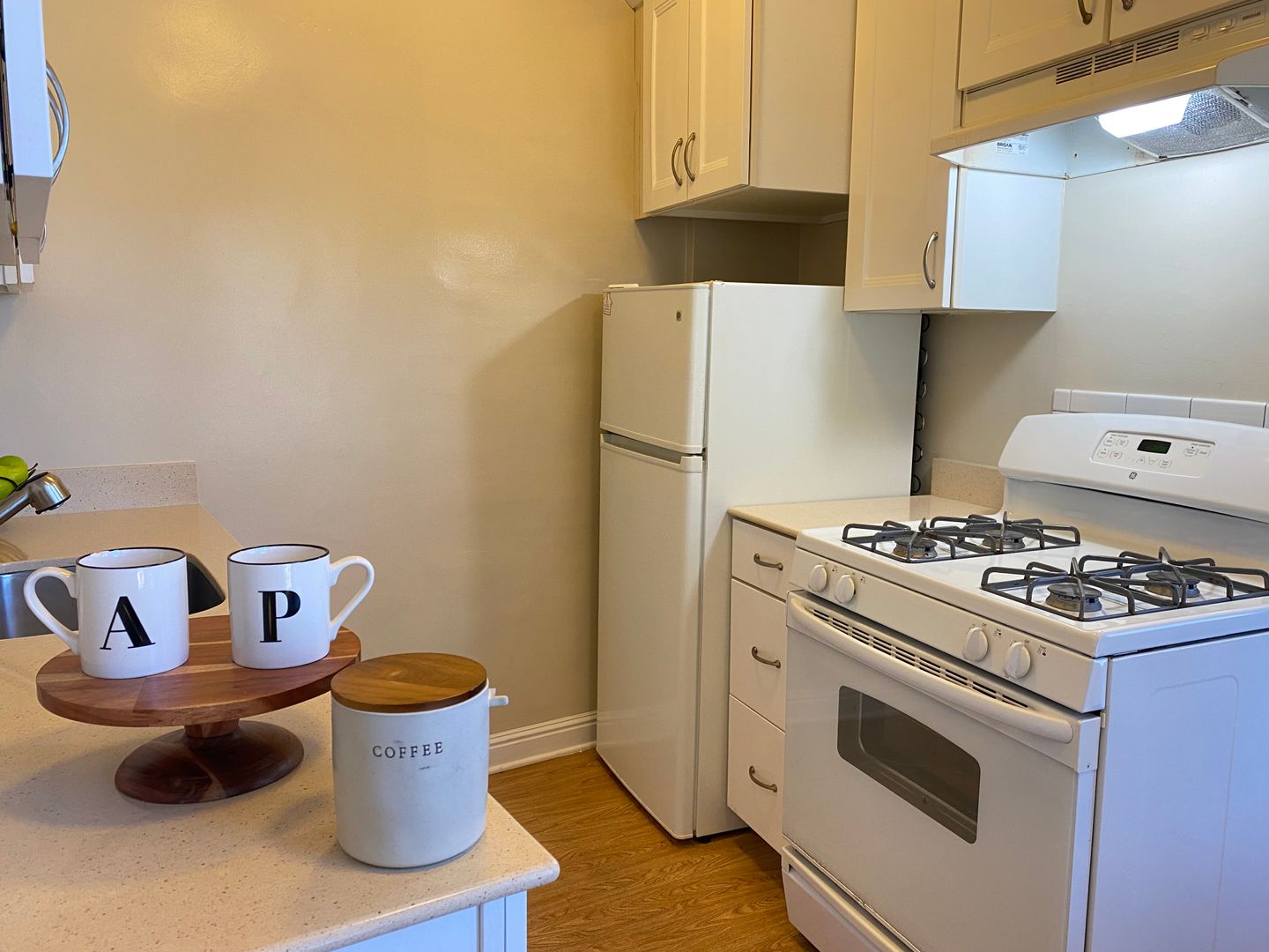 381 Oakland Ave - Main Image