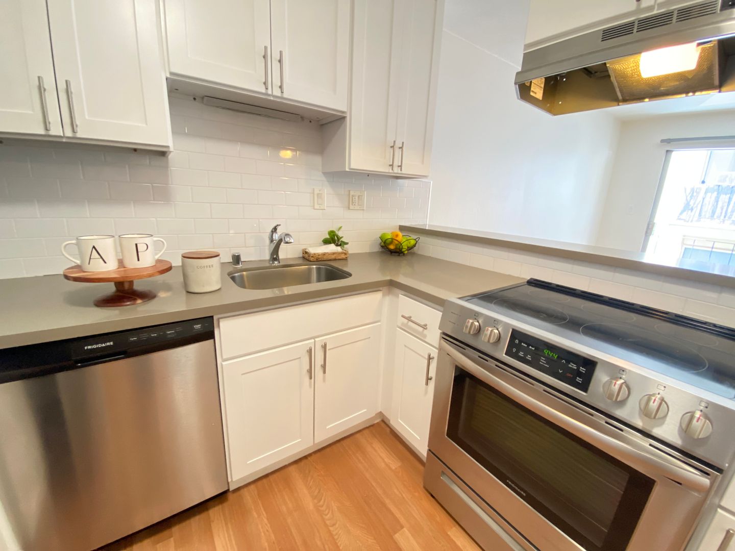 411 Euclid Ave - Main Image