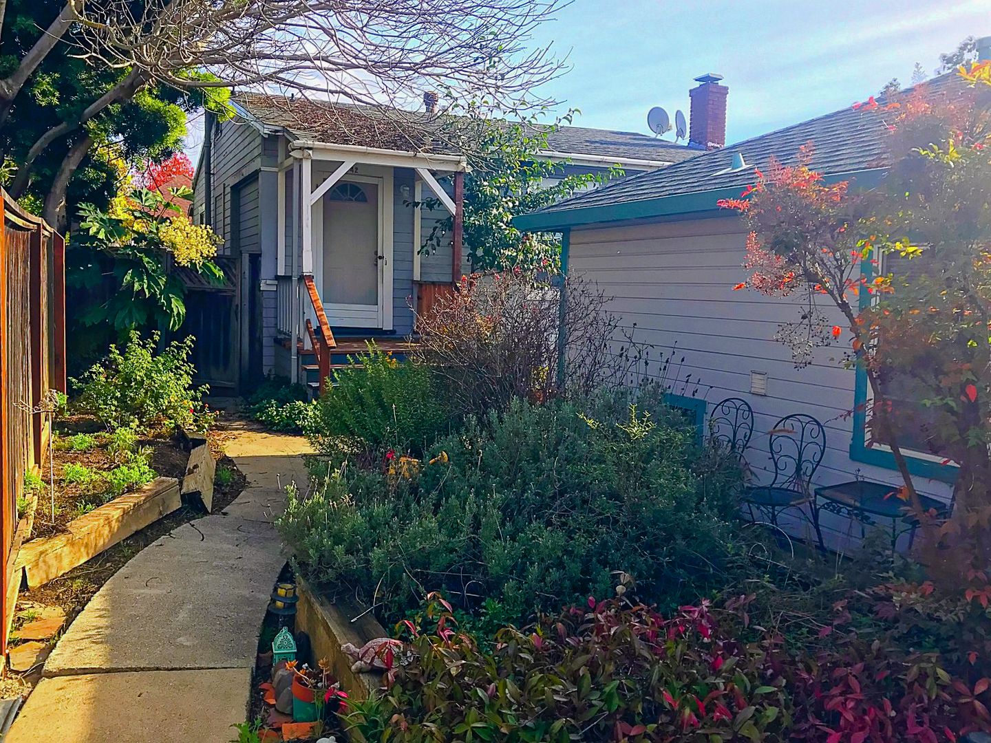 Oakland Apartment: 3738-3742 Randolph Ave