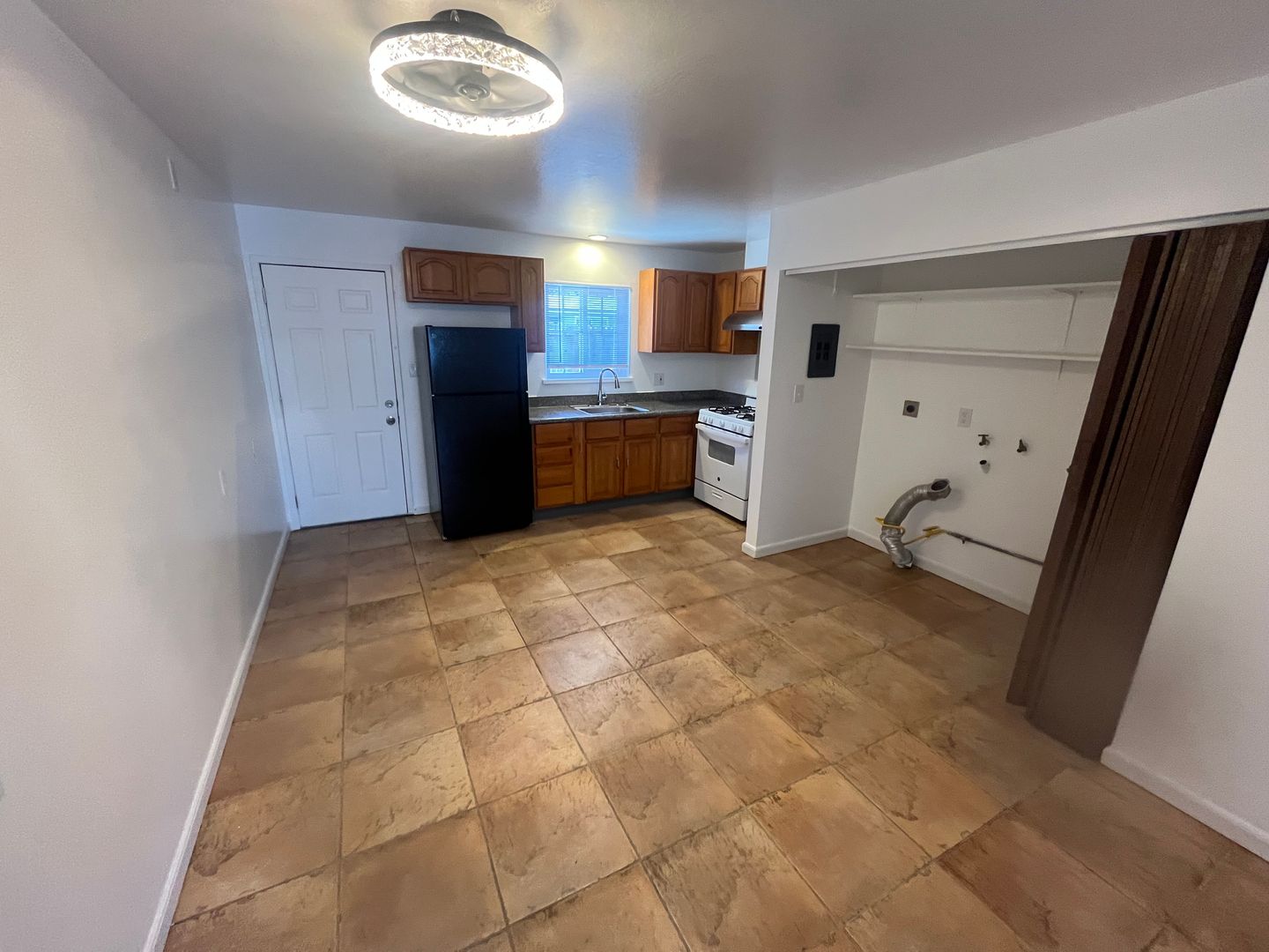 Cherryland Apartment: 19353 Meekland Ave