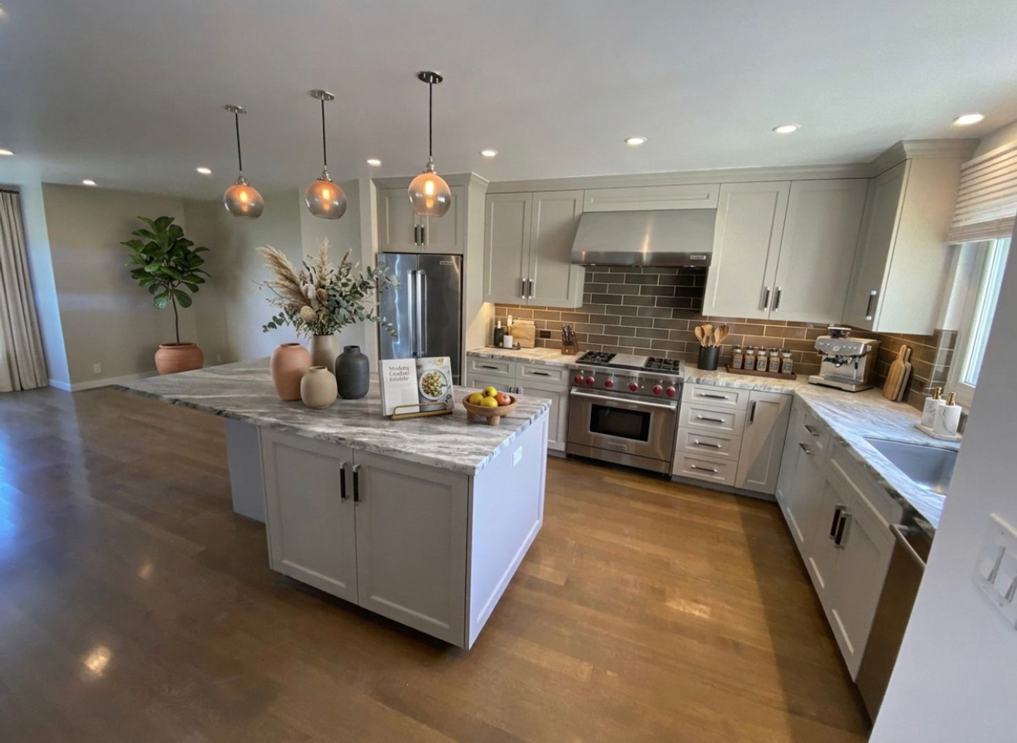 San Francisco Apartment: 520 Bartlett St