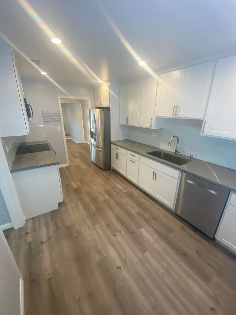 Fairview House: 3281 Monika Ln