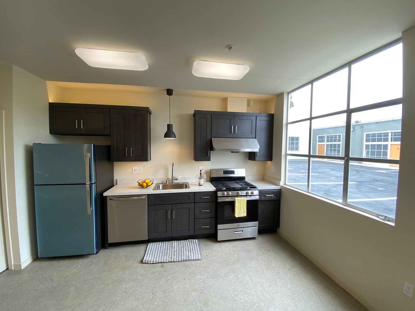 Oakland Apartment: 935, 939 & 947 61st St