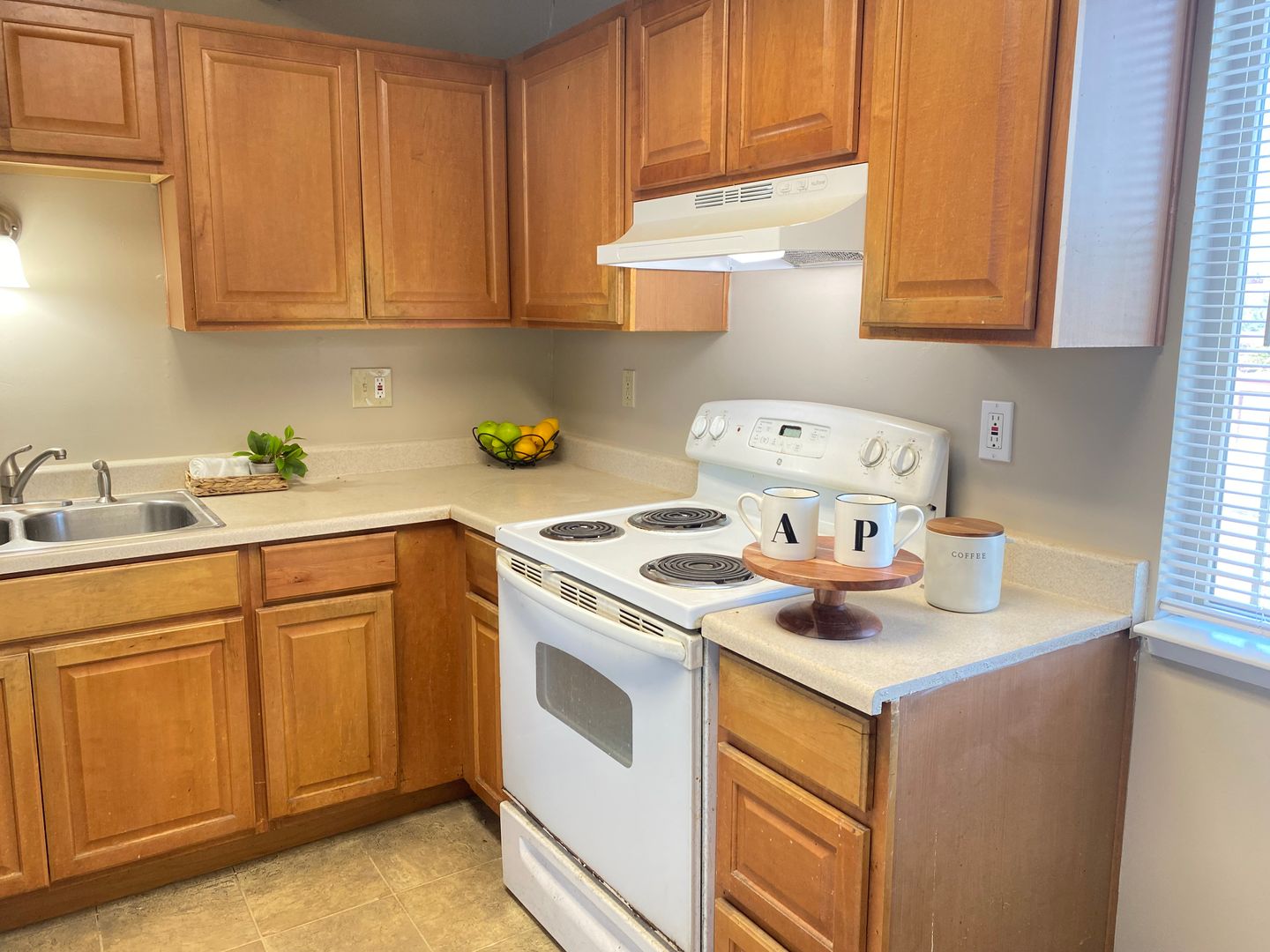 Richmond Apartment: 608 & 610 19th St