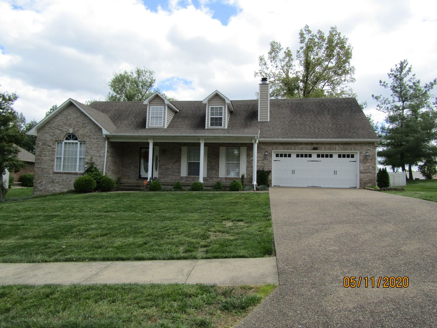 Elizabethtown House: 802 Greenview Circle