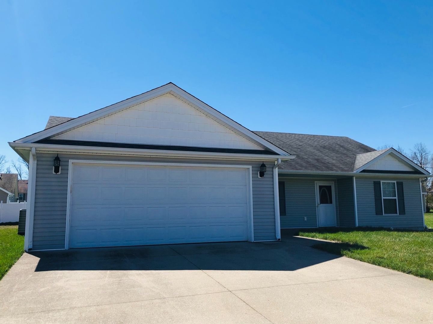 Vine Grove House: 102 Ethan Ct.