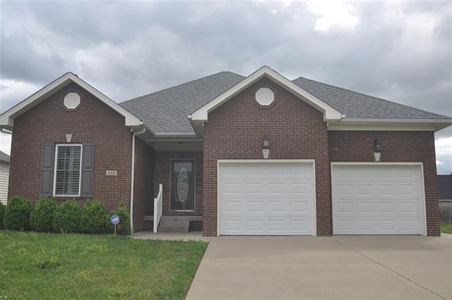 Vine Grove House: 440 Cabernet Drive