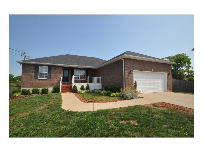 Vine Grove House: 206 Creekvale Dr.