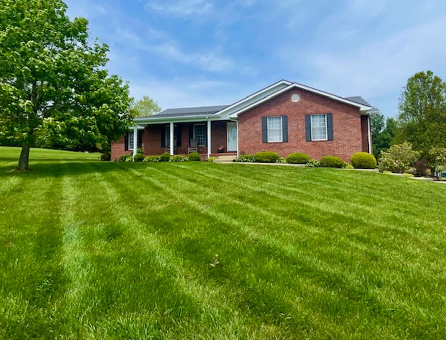 Elizabethtown House: 806 Foxfire Road