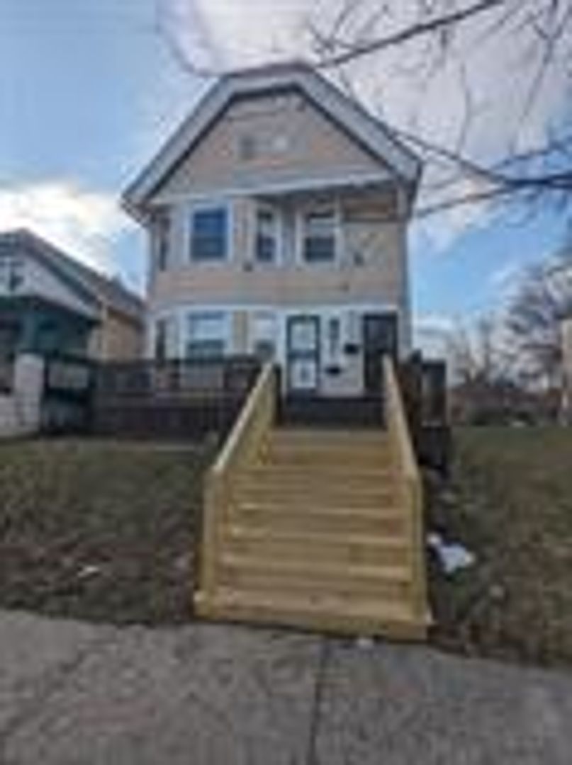 Milwaukee Apartment: 2909-2911 North 29th Street