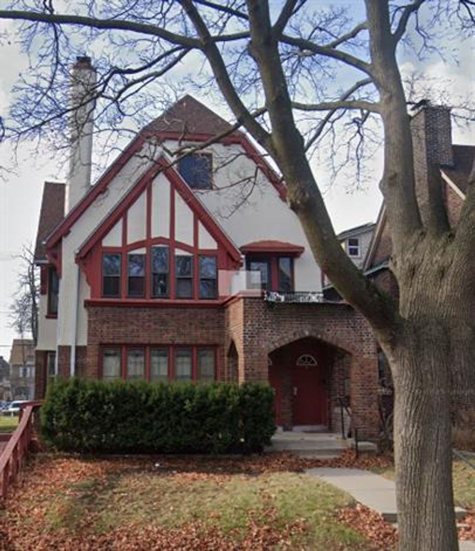 Milwaukee Apartment: 3035 North Stowell Avenue
