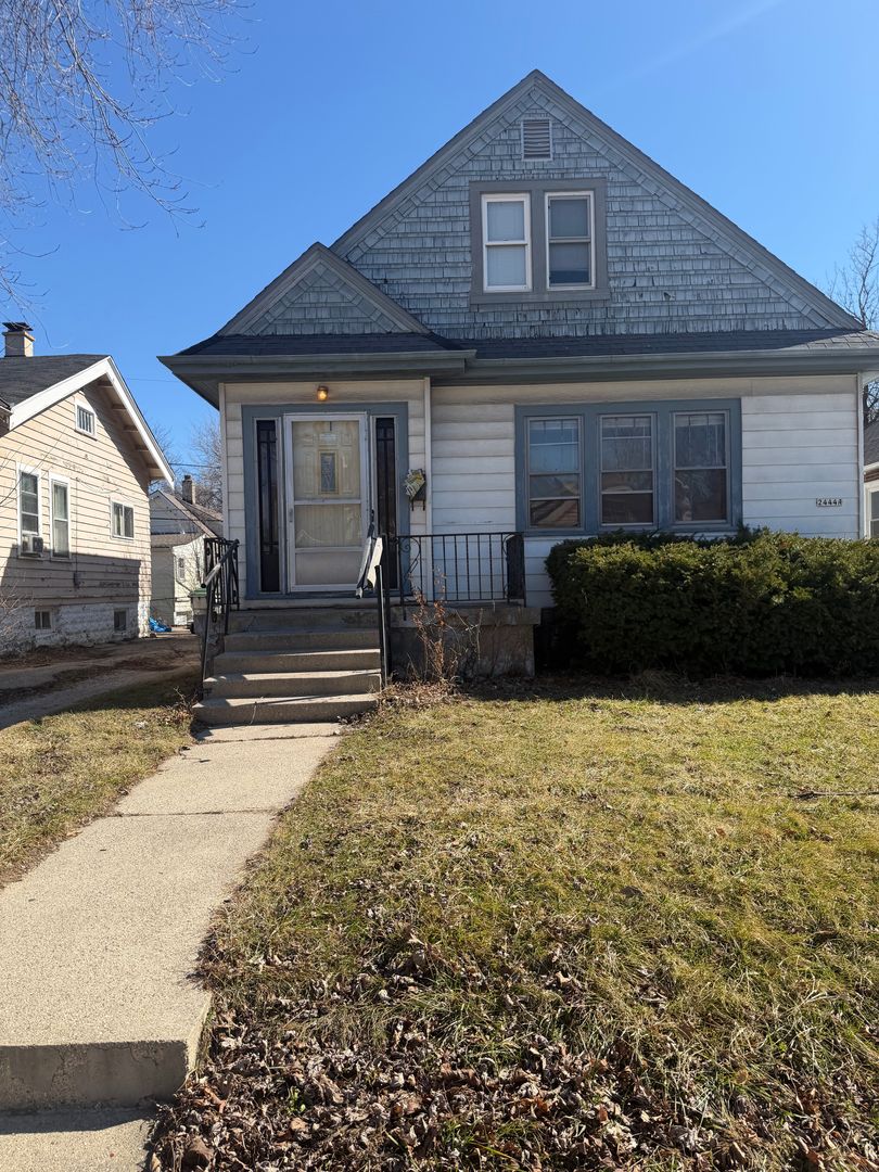 Milwaukee Apartment: 2444 North 55th Street