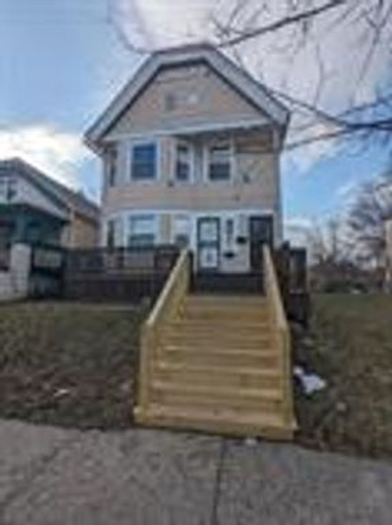 Milwaukee Apartment: 2909-2911 North 29th Street