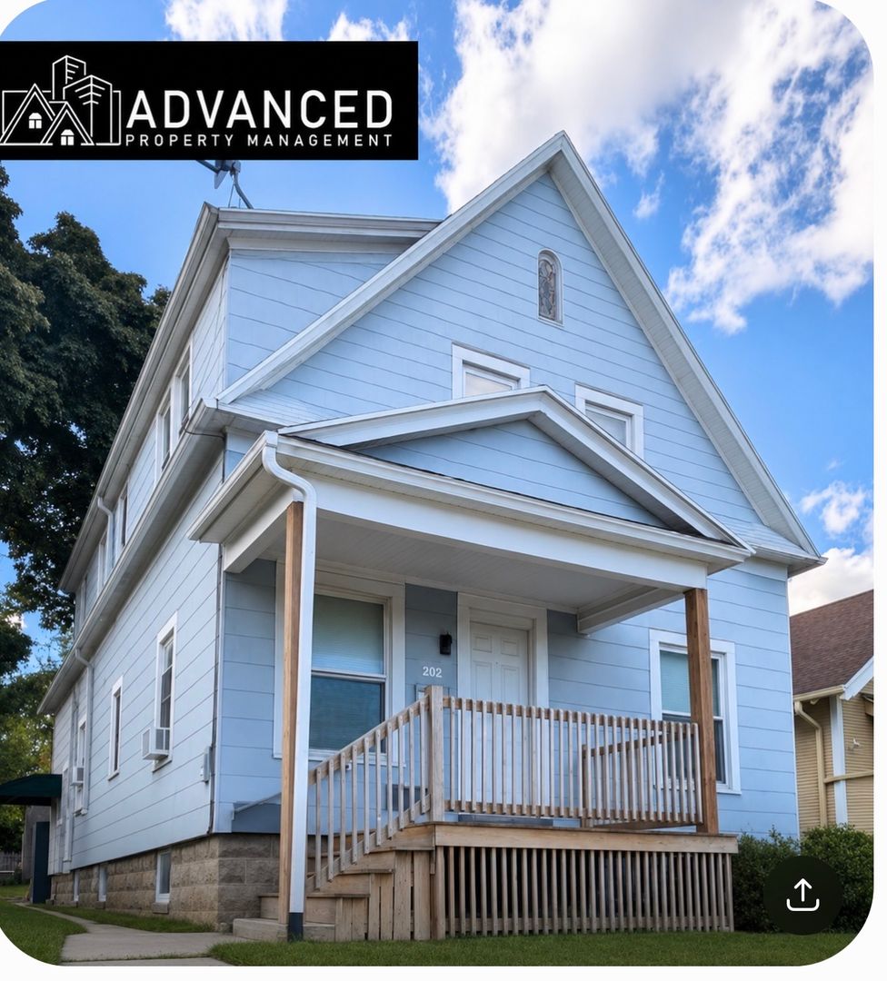 Milwaukee Apartment: 3735 North 9th Street