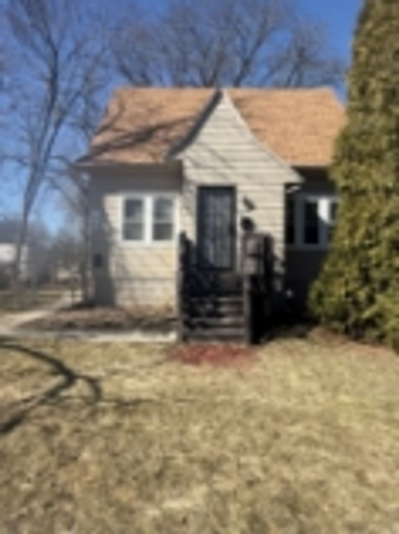 Milwaukee Apartment: 5689-91 North 41st Street