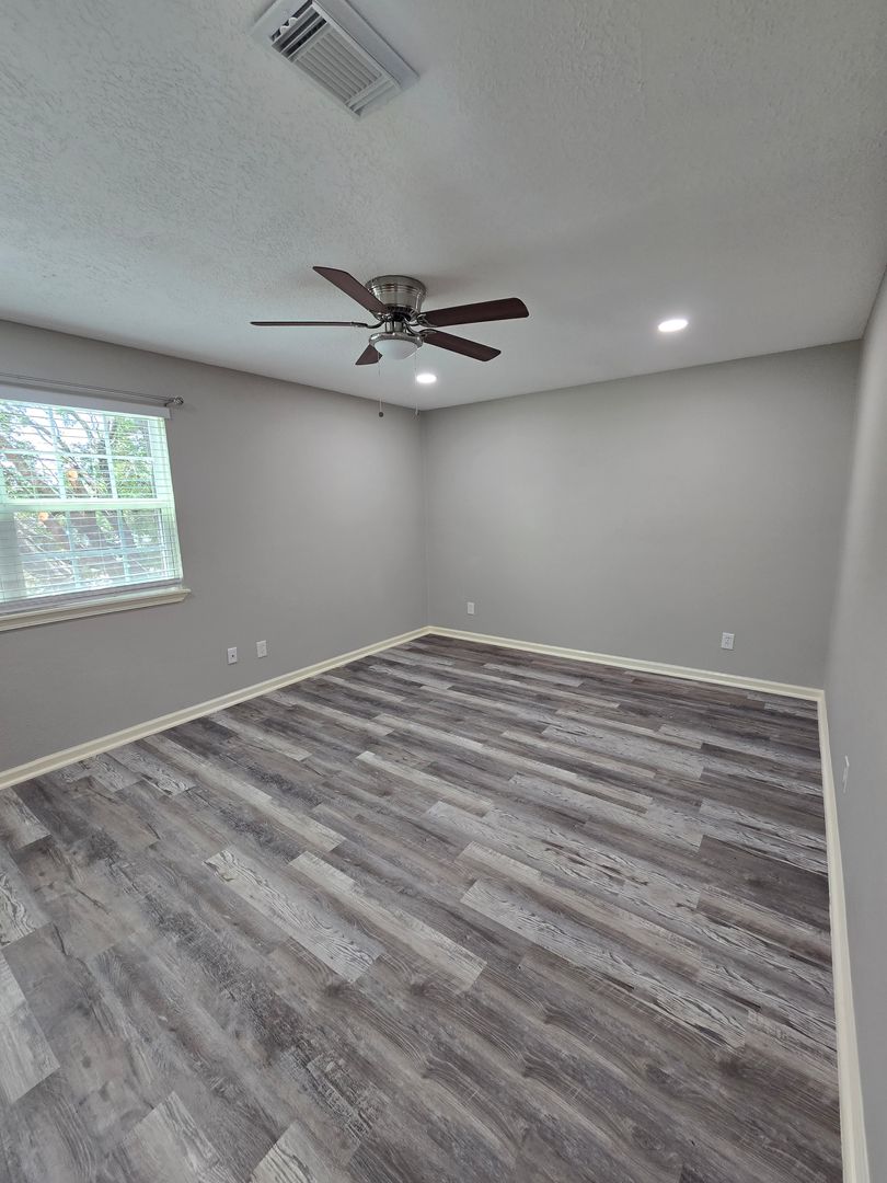 College Station Apartment: 205 Winter Park