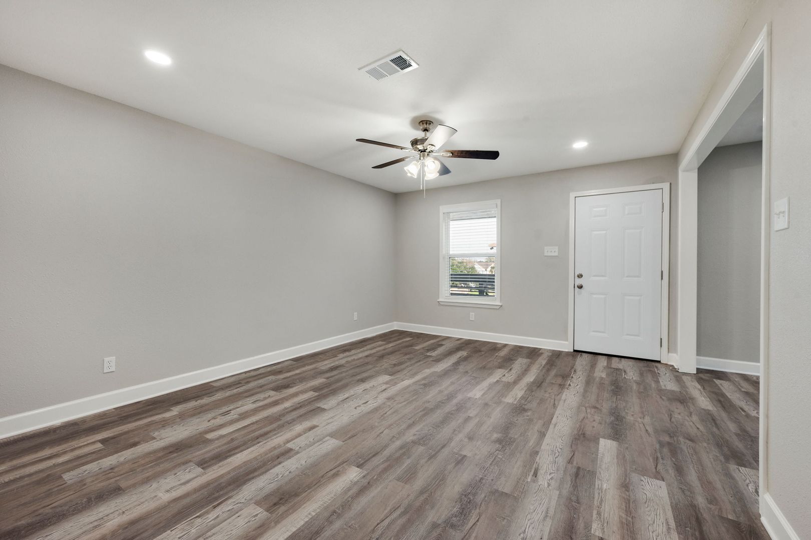 College Station Apartment: 1003 Summer Court Circle