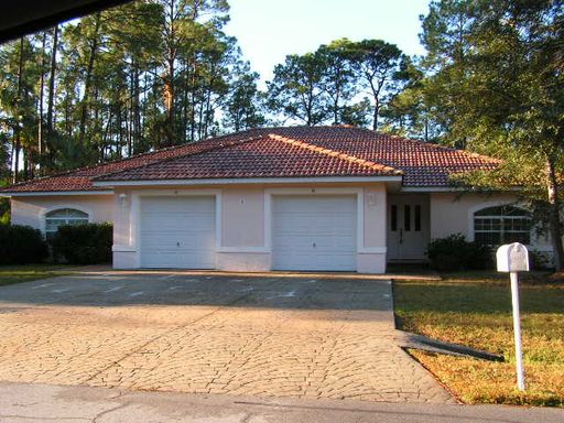 Beautiful 3-Bedroom, 2-Bathroom Duplex with Screened-In Porch! – photo 1