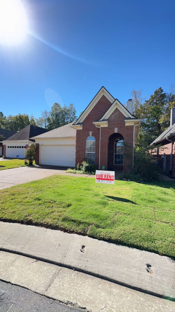 Cordova House: 885 Abbey Grove Ln.