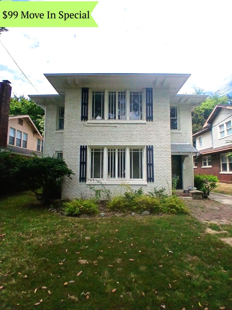 Memphis House: 285 Hawthorne St.