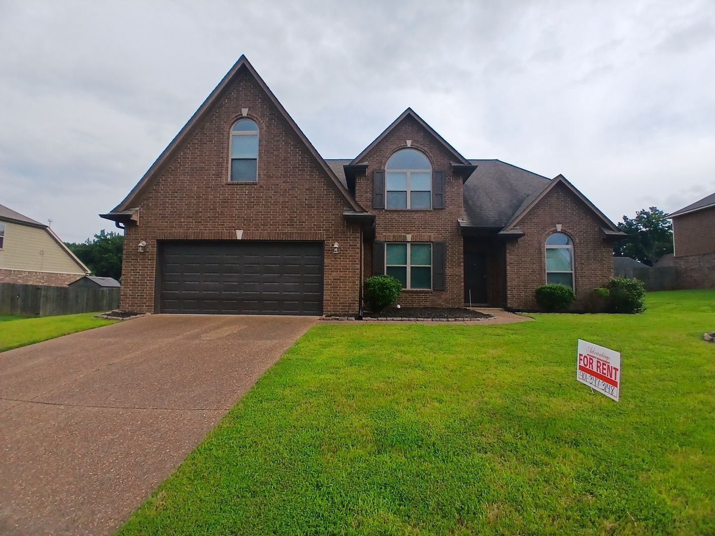 Arlington House: 6839 Hare Pointe Dr.