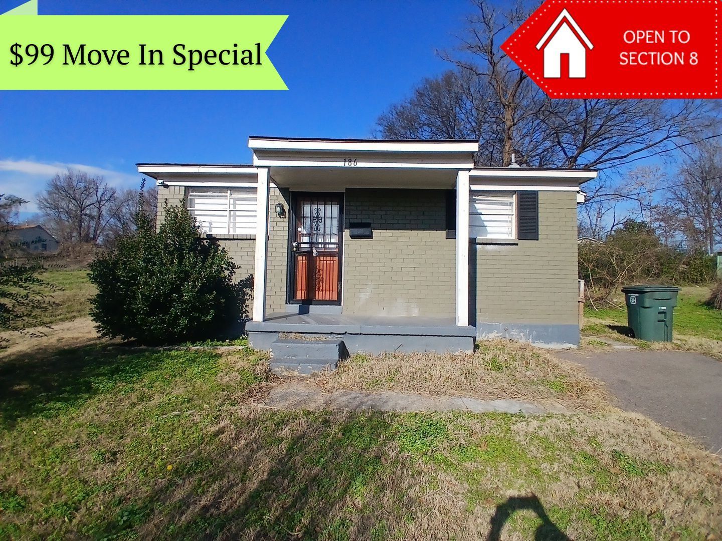 Memphis House: 186 W. Davant Ave.