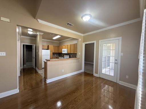 2 bedroom/2 bath condo – photo 1