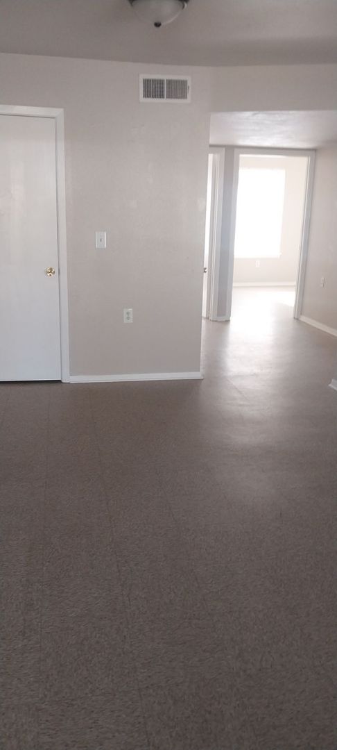 Ruston Apartment: 145 Nutmeg Dr