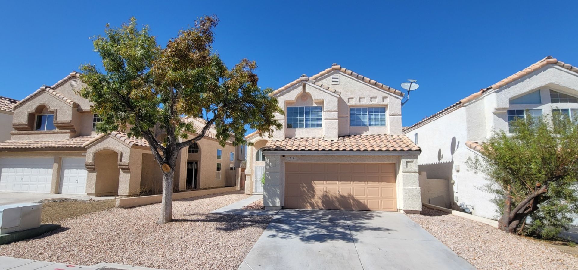 Henderson House: 73 Sea Holly Way
