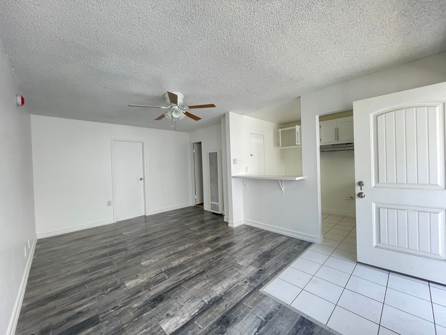 Los Angeles Apartment: 1316 S Catalina Street