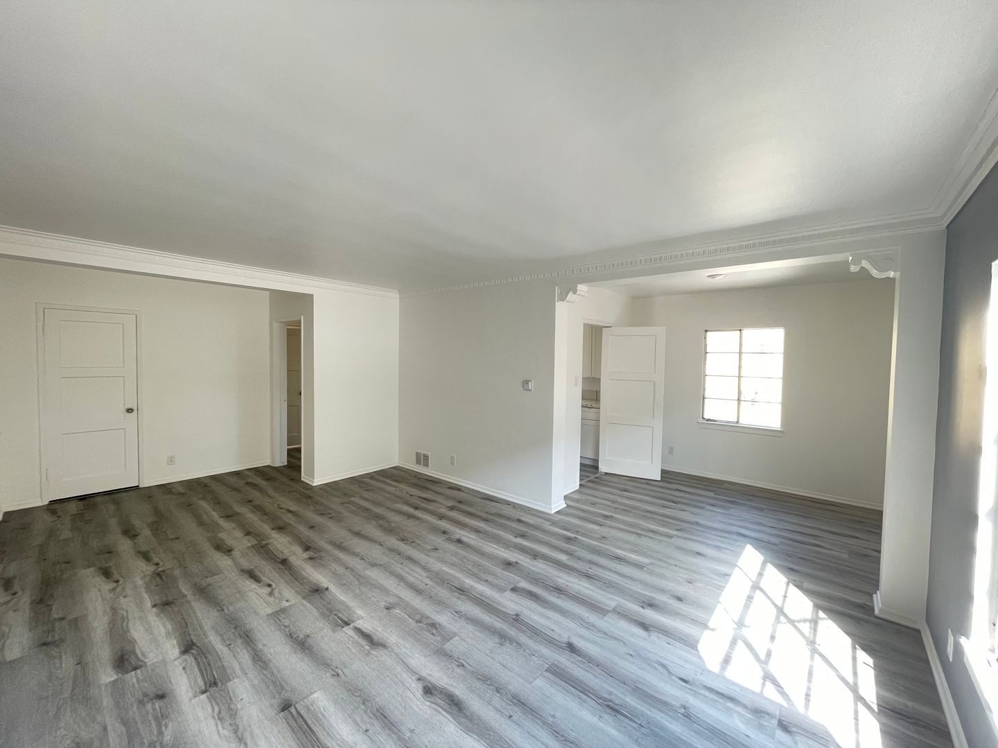 Los Angeles Apartment: 330 - 360 S. Mariposa Ave.