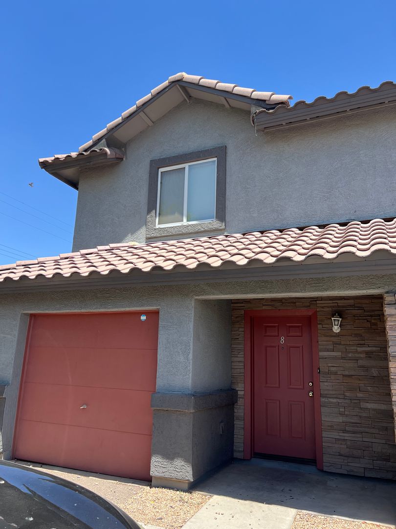 Phoenix Townhome: 1622 S. 31st Ave.