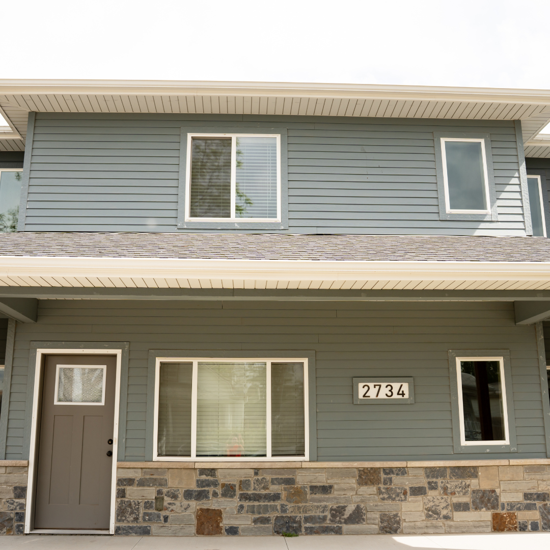 Lincoln Apartment: 2732 Starr St