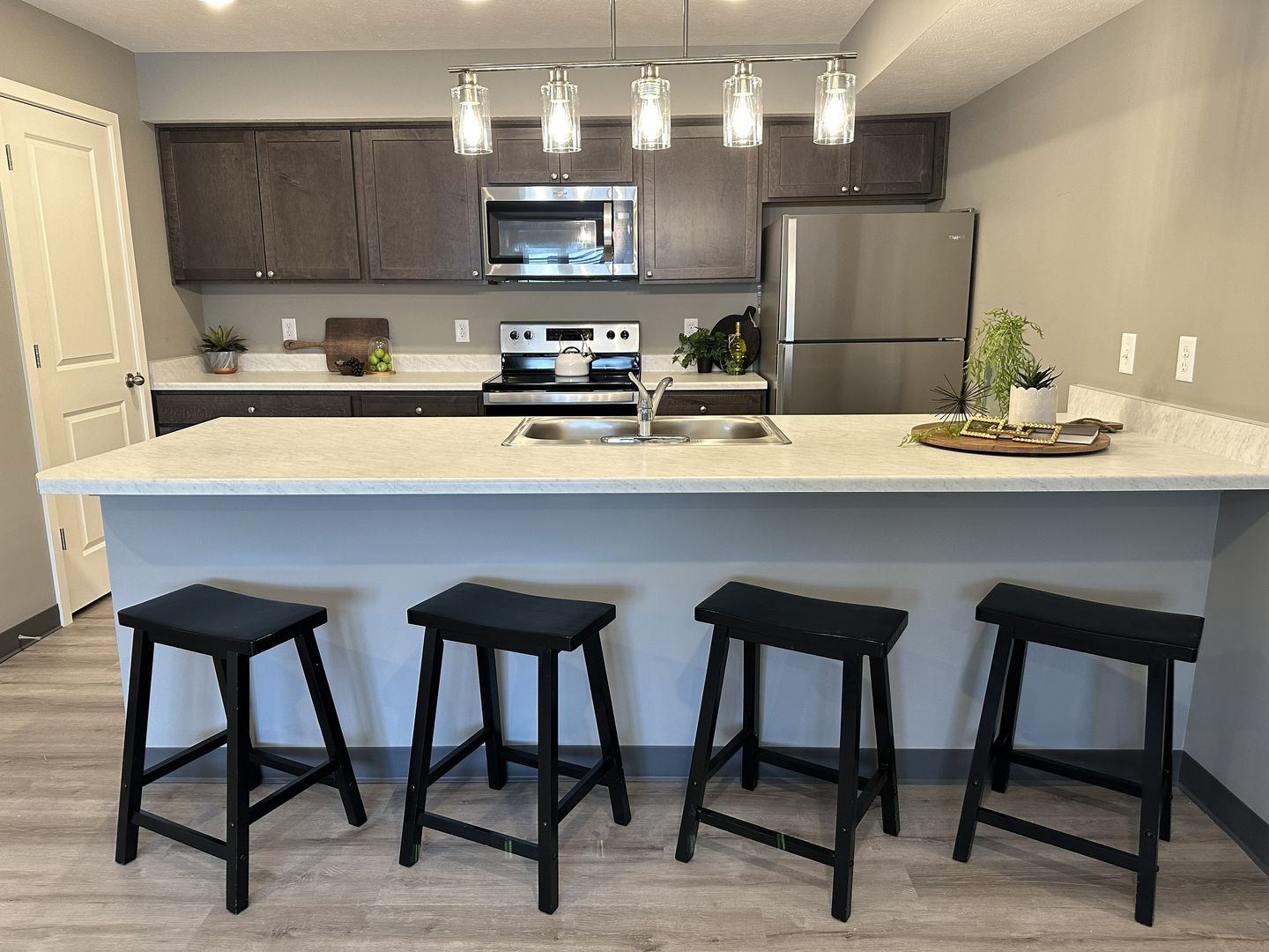 Lincoln Apartment: 2310 W St.