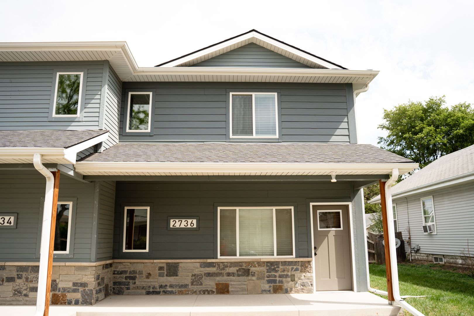 Lincoln Apartment: 2732 Starr St
