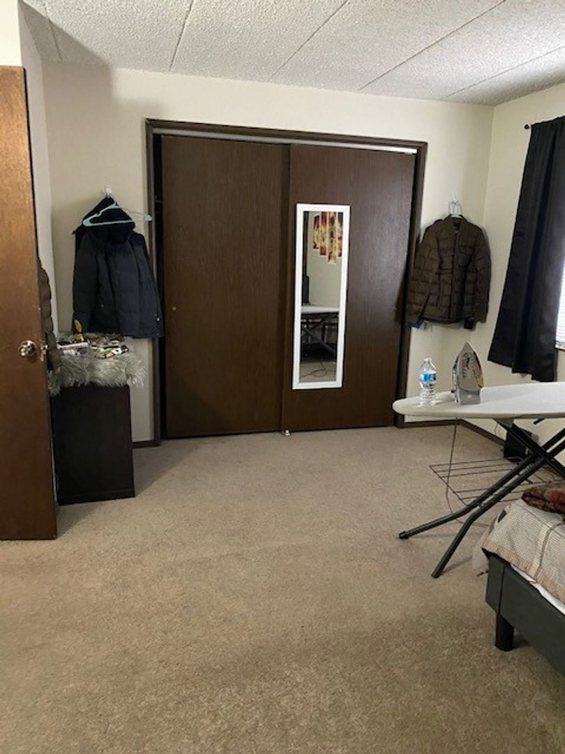 Lincoln Apartment: 1940 Dudley Street