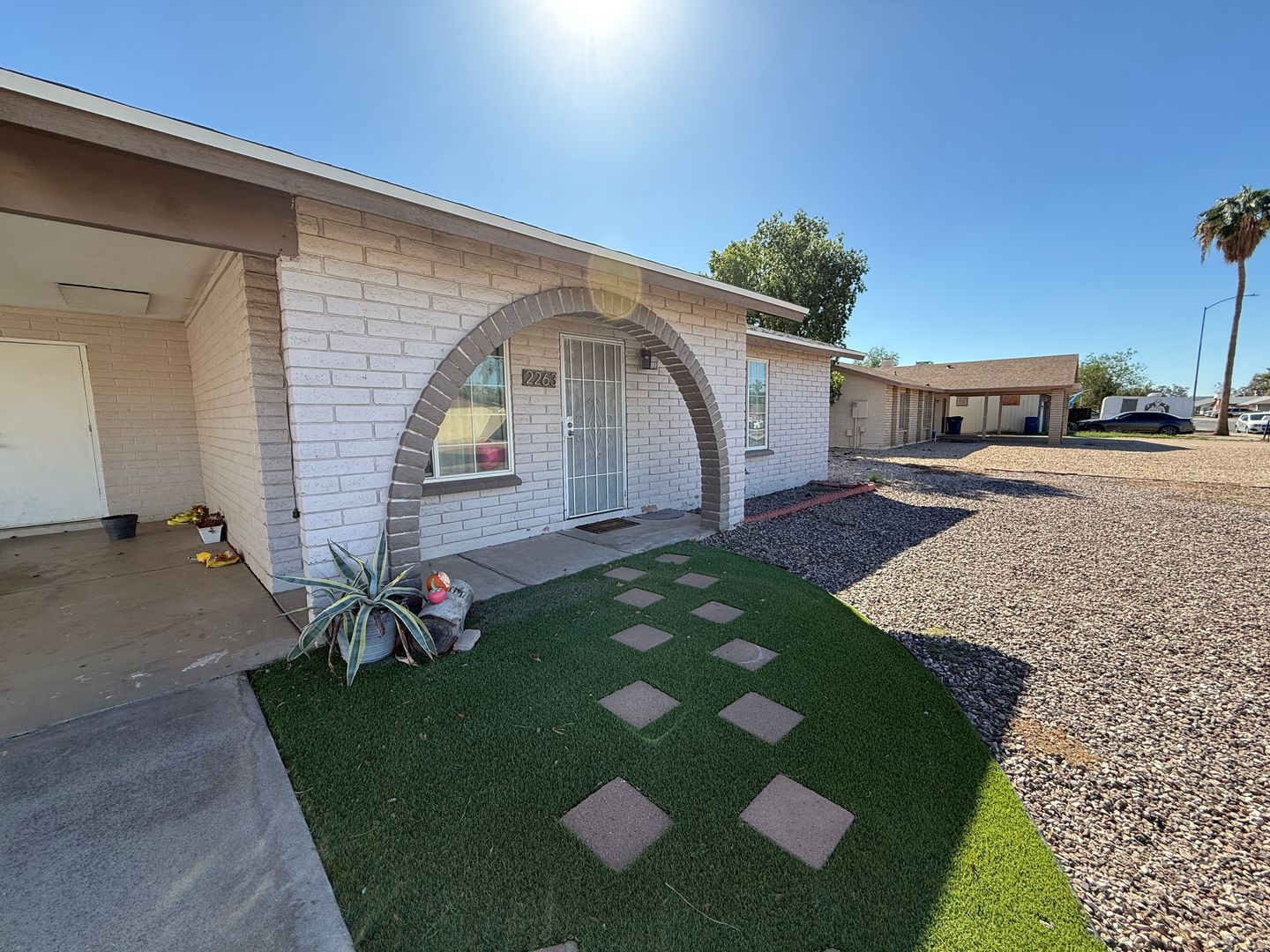 Mesa House: 2263 E Hampton Ave
