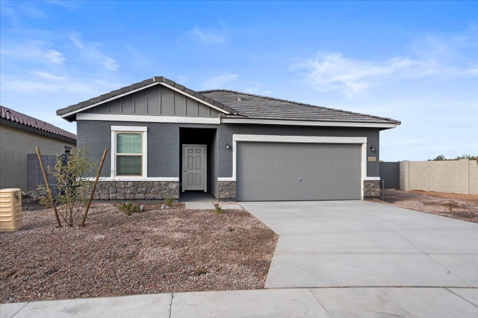 Laveen House: 8124 S 64th Dr