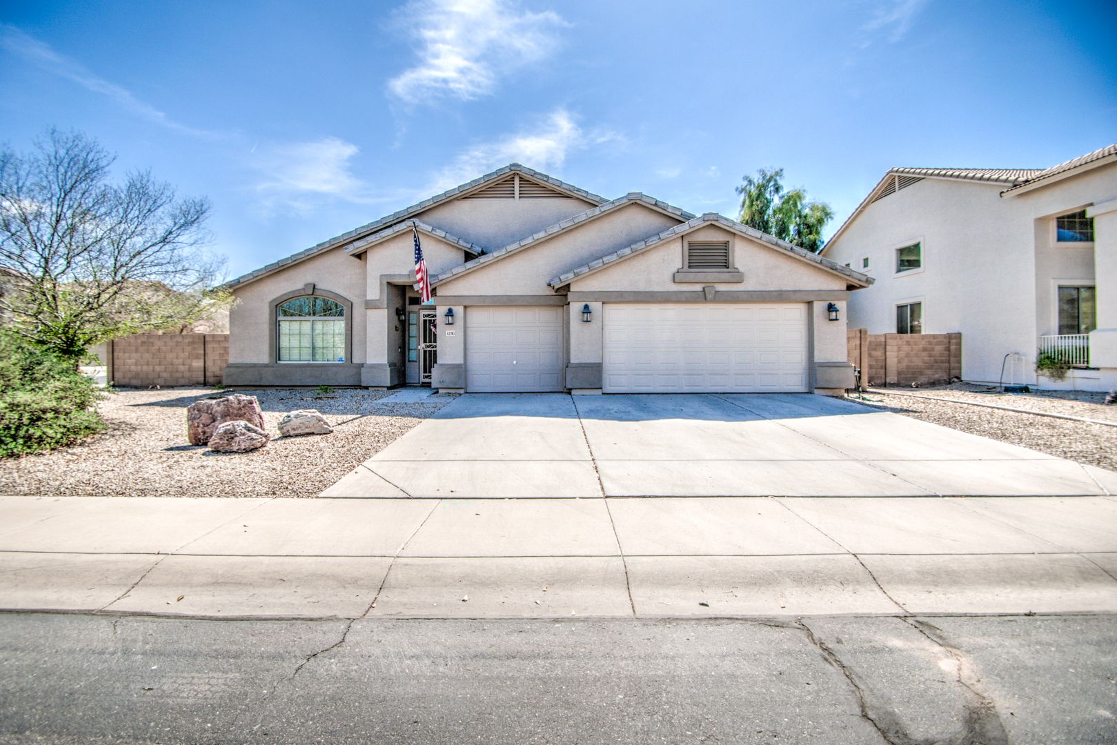 Maricopa House: 43205 W Roth Rd