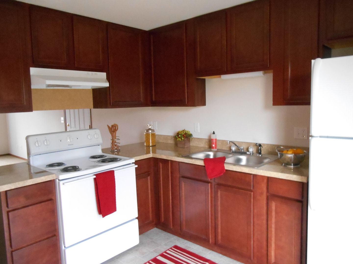 Tacoma Apartment: 4016 84th Street East