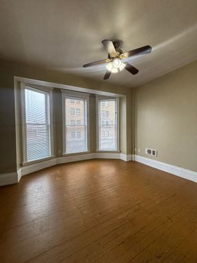 Bright & Cozy 4th-Floor Studio in The Bostwick Building – Downtown Tacoma! – photo 1