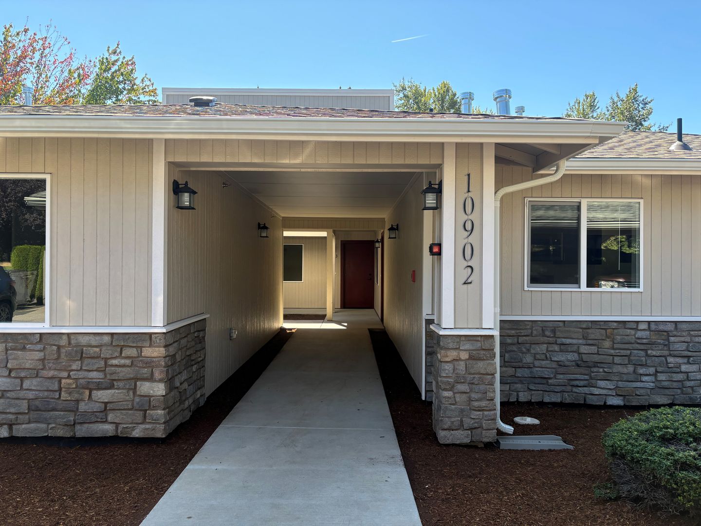 Puyallup Apartment: 10804 157th Street Ct. E